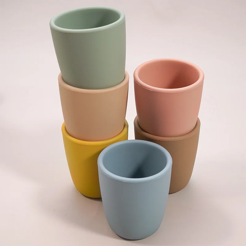 Taza de agua portátil para bebé, vaso de alimentación de silicona de grado alimenticio para niños, Color sólido