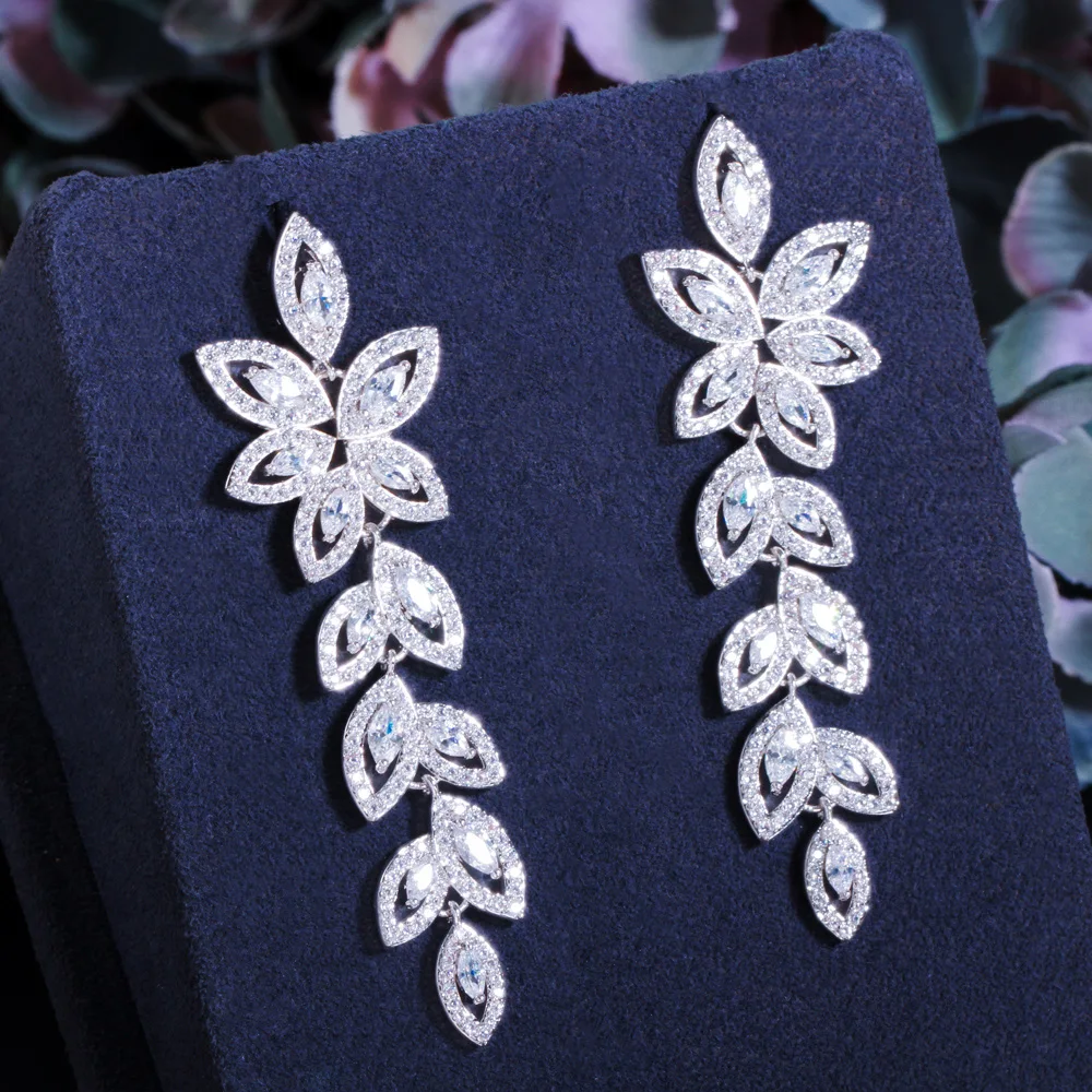 CWWZircons Polen Marquise CZ Cluster Hängeohrringe mit Blumen- und Blättermotiv für Damen, Hochzeit, Bankett, Schmuck Großhandel E0617 – Detail 5