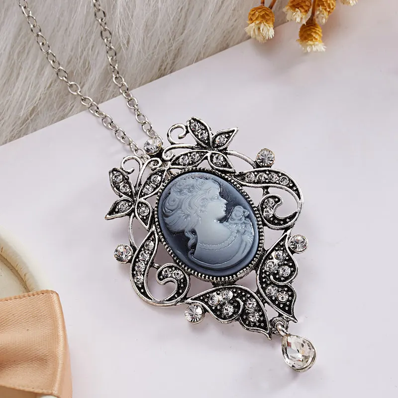 Vintage Beauty Portrait Long Sweater Chain Women Necklace Oval Resin Pendant Fashion Lady Silver Color Choker Baroque Jewelry