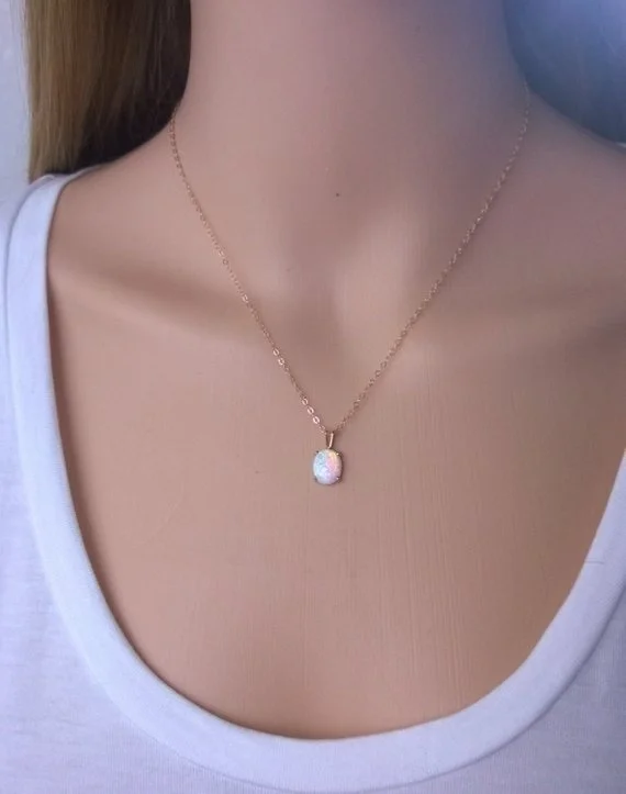 Cute Women Necklace Vintage White Imitation Opal Pendant Necklace For Women Jewelry Accessories Party Gifts