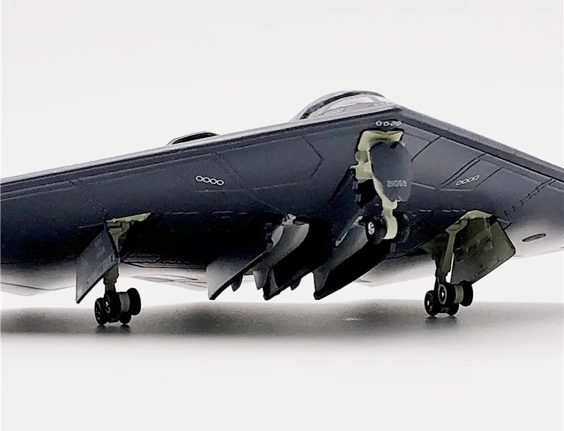 WLTK USAF B-2A Spirit Stealth Bomber 1/200 Diecast Model Exquisite Version