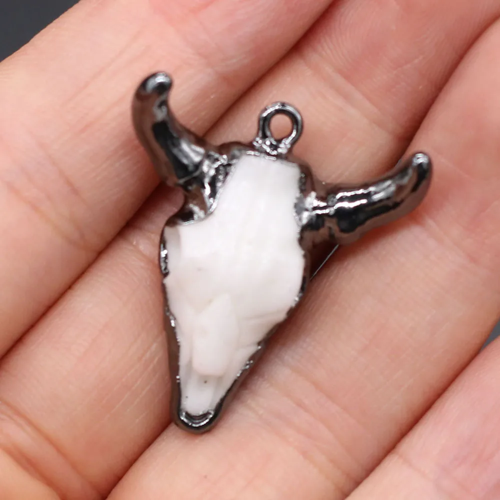 New Style Acrylic Horn Cow Head Necklaces & Pendants Charms Pendants DIY for Necklace or Jewelry Making Size 26x30mm