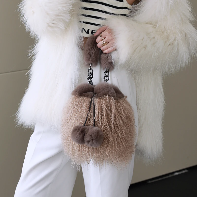 2021 New Mongolian Fur Handbags Women Tibet Lamb Fur Wrist Bucket Bag Rex Rabbit Handle Lovely Plush Chain Single Shoulder Tote