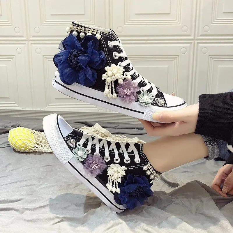 Spring 2024 New High-top Canvas Shoes for Women Hand-tailored Flower Pearl Students Fashion Casual Shoes Lady Sneakers