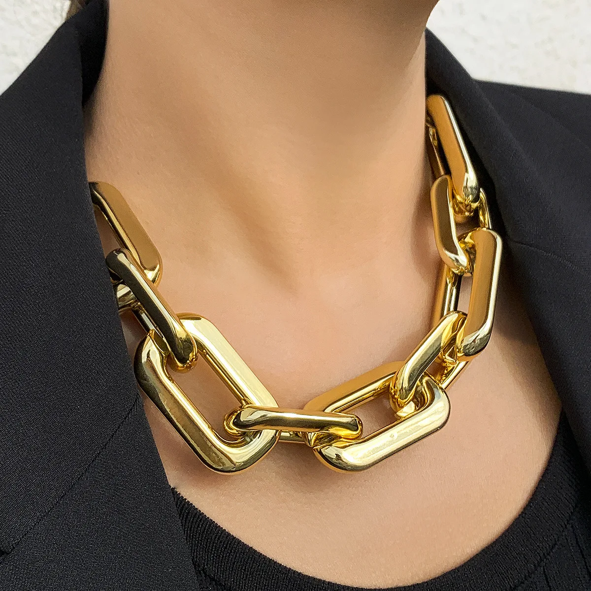 Hip Hop Simple Punk Style Square Thick Necklace Women's Retro Gold Color Metal Clavicle Necklaces Men's Charm Fashion Jewelry