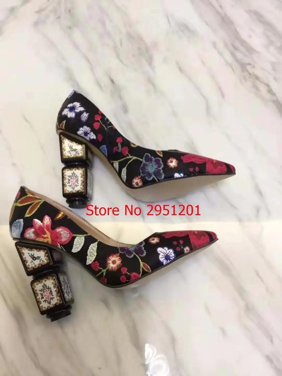 Scarpe da Donna di Modo Dolce Floreale Tacchi a Spillo Scarpe da Sposa Partito Tacchi Alti Sapatos Mujer Rosa Bianco Tacco Grosso Pompe di Nozze