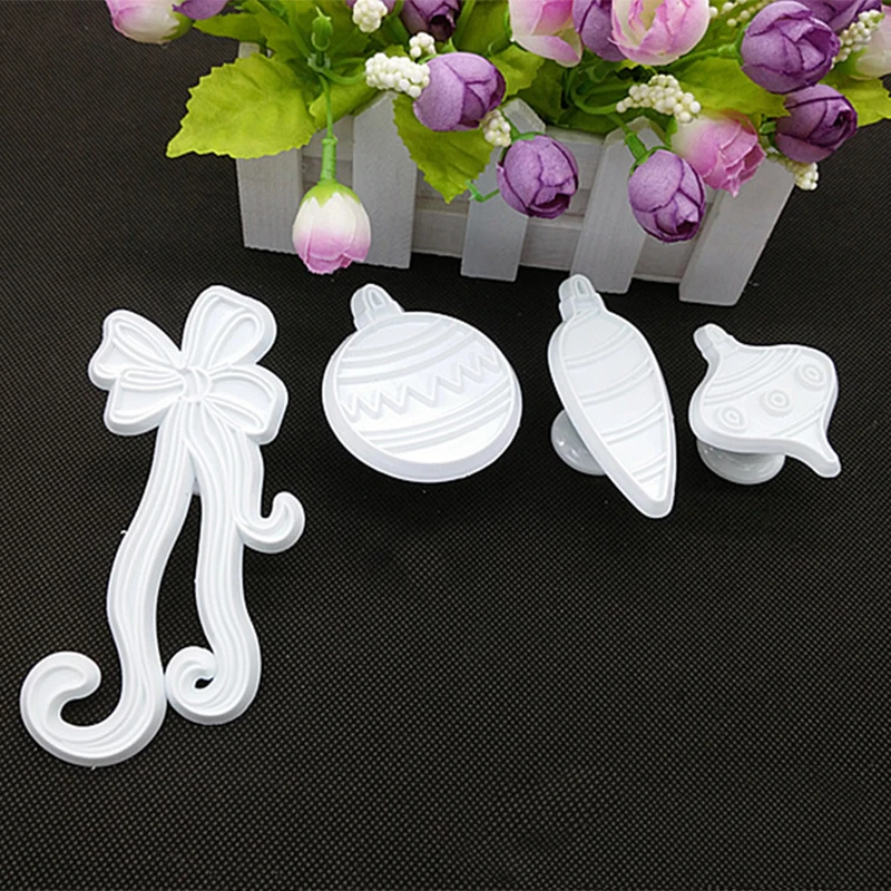 4Pcs/Set Of Carrot Bow-Shaped 3D Cookie Fudge Cake Biscuit Chocolate Decoration DIY Food Fondant Baking Plastic Cutter Mold