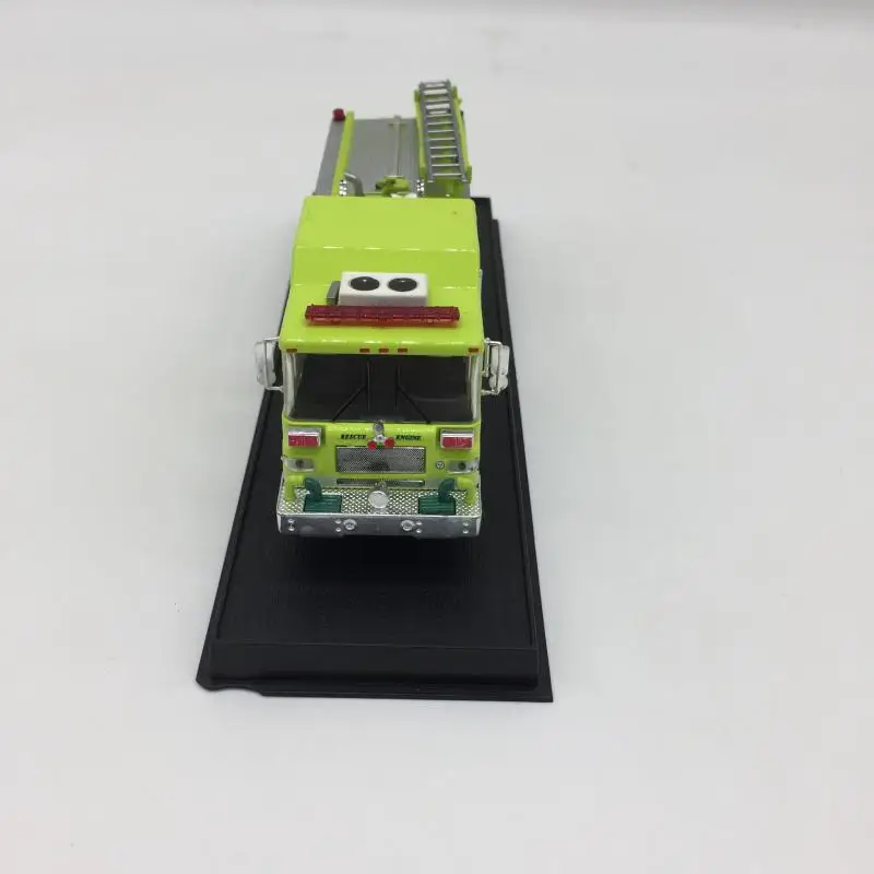 1:64 1997 Pierce Quantum Pumper Pump Fire Truck Alloy Car Model Static Display Collection Souvenir Gift Toys for Boys