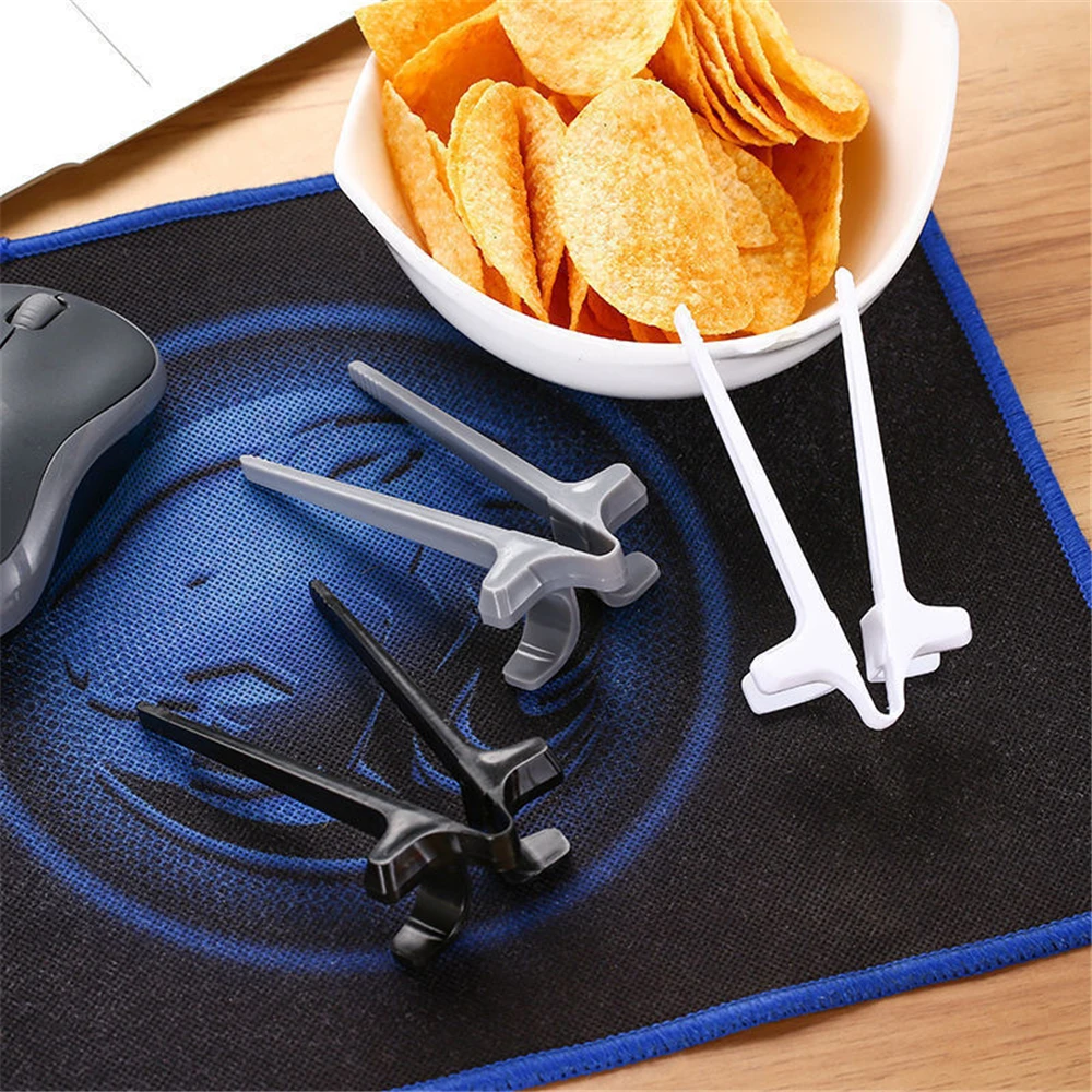 Palillos de plástico para los dedos, accesorios creativos para juegos antisuciedad, para teléfono, para Asistente de juegos, novedad, 1 ud.