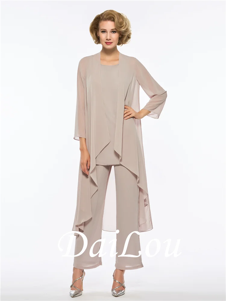 Pantsuit / Jumpsuit Mẹ Của Cô Dâu Đầm Plus Kích Thước Thanh Lịch Bateau Cổ Tầng Dài Phối Tay Voan 2022