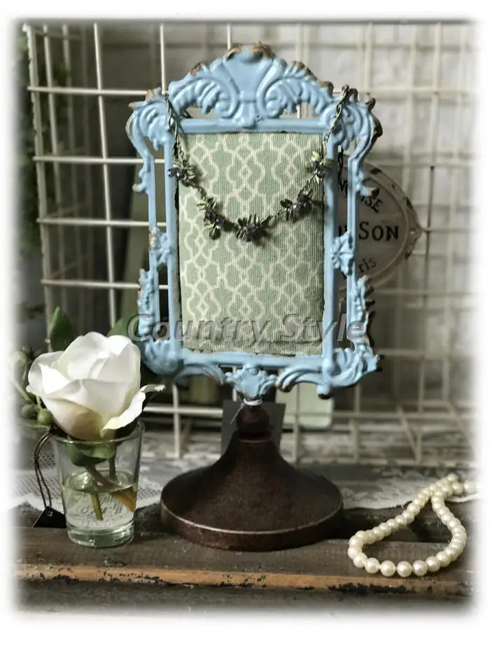 

tabletop stand handmade retro vintage jewelry display idea