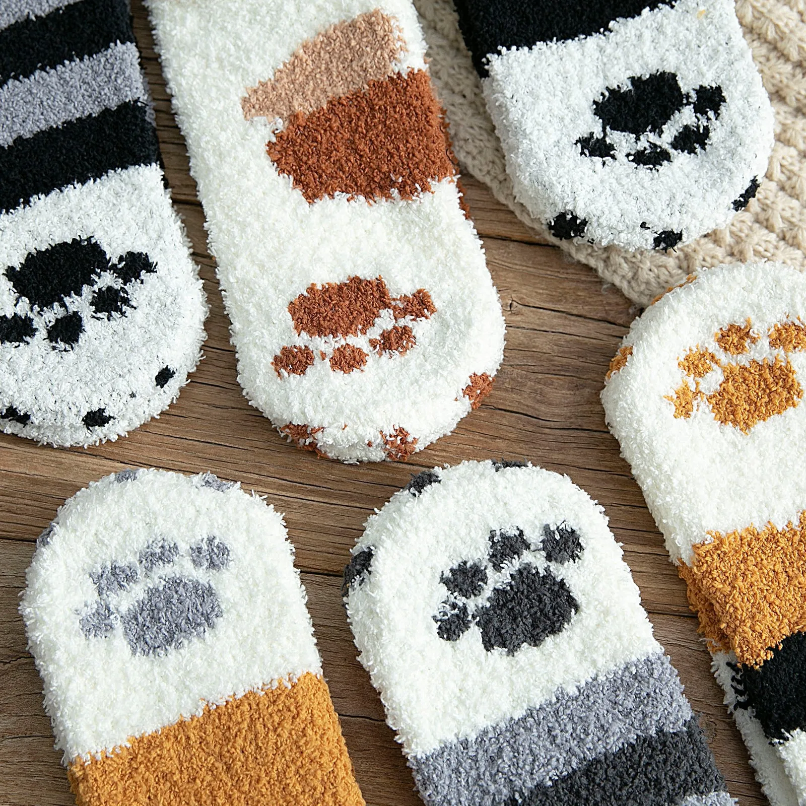 New Winter Thicken Warm Women Socks Cat Paw Cartoon Striped Lovely Sleeping Home Floor Bedroom Socks Harajuku Kawaii Girl Sox