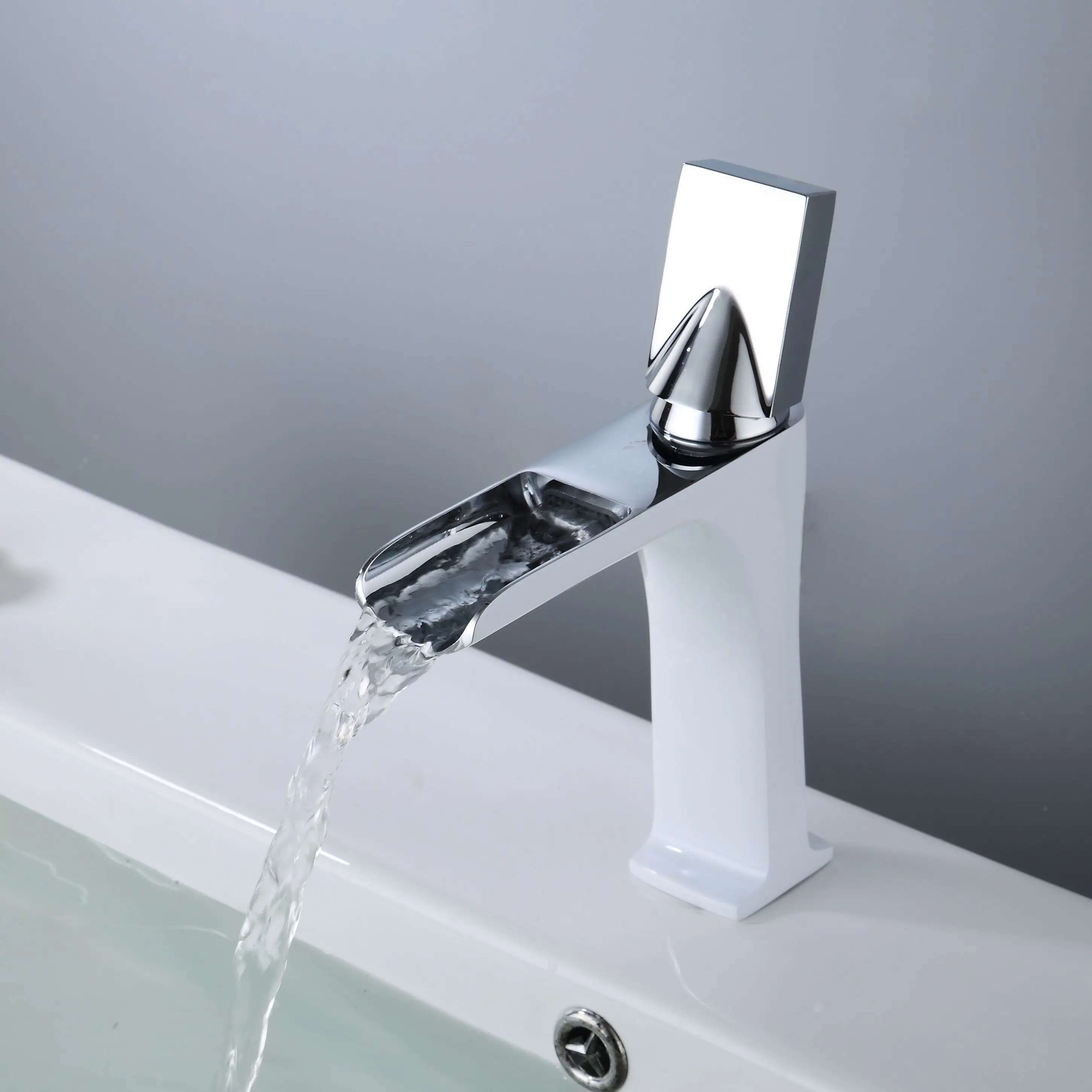 

New Basin Vanity Sink Faucet Single Handle Waterfall Bathroom Mixer Deck Mounted Hot & Cold Water Sink Faucet MO461