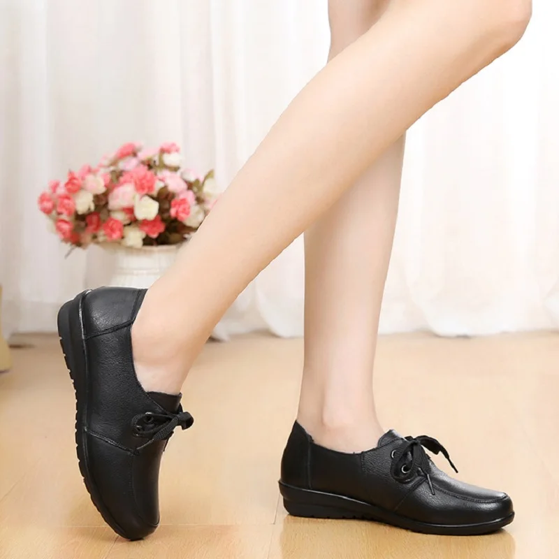 Spring Autumn Leather Women's Work Shoes Low Heel Black Soft Bottom Lightweight Non-slip Flat Bottom Comfortable Mother Shoes