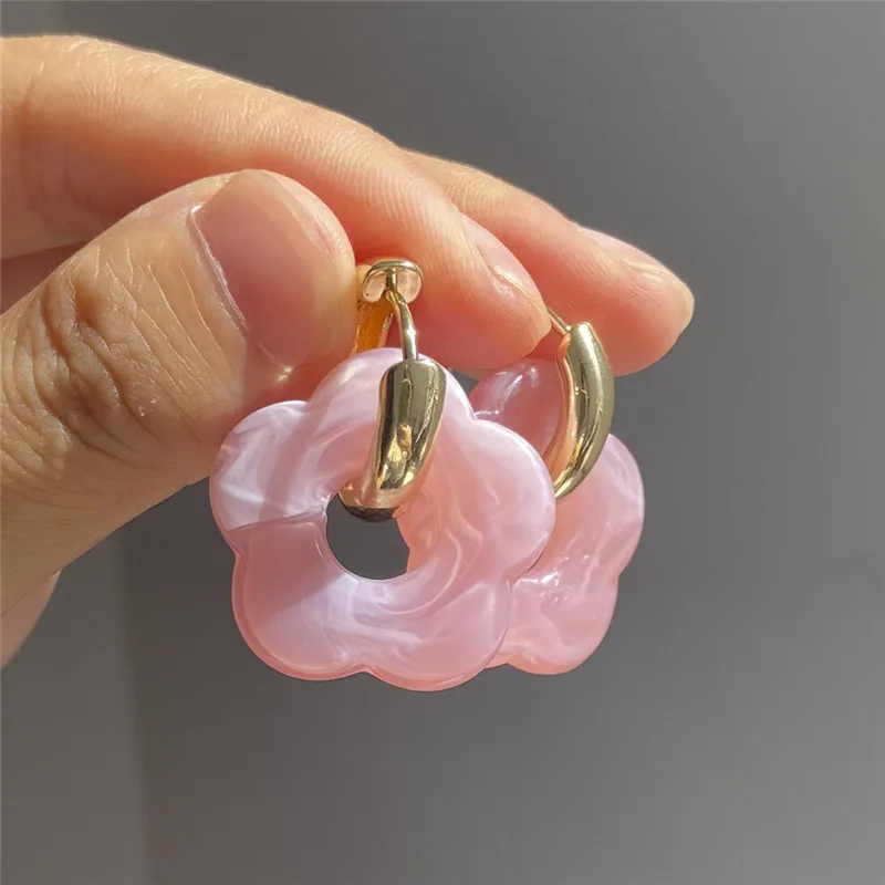 2022 Pink Acrylic Flower Resin Drop Earrings Simple Round Hollow Copper Girls Jewelry Cute Party Personality Gifts