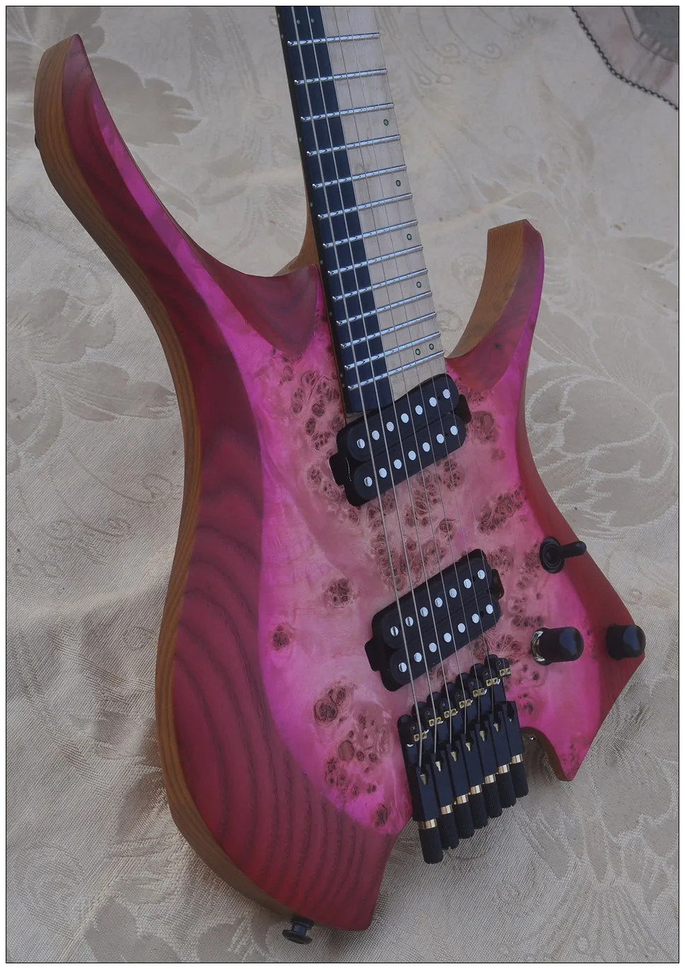 

Fanned Frets 7 Strings Headless Electric Guitar Pink Color 5-Ply Roasted Maple Neck neck Roasted ASH body