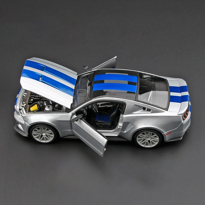 Maisto 1:24 Ford Mustang GT Street Racer 2014 Muscle Car Alloy Car Model Diecasts & Toy Collection Car Toy Boy Birthday gifts