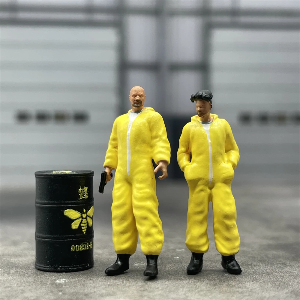 1/64 Scale Model Breaking Bad Walter And Jesse Oil Drum Cast Alloy Car Static Figures Miniature Dioramas Scene Layout Hobby Toy