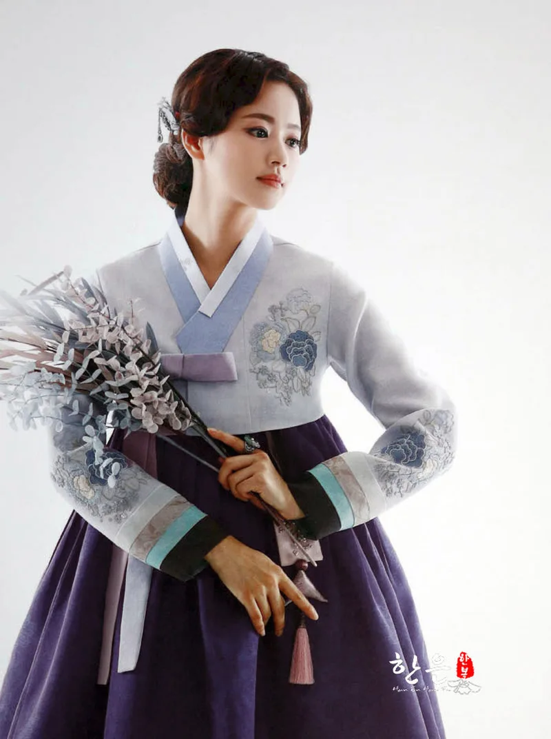 

South Korea Imported The Latest Hanbok / Wedding Hanbok / Hand Embroidery Hanbok / Fine Hanbok