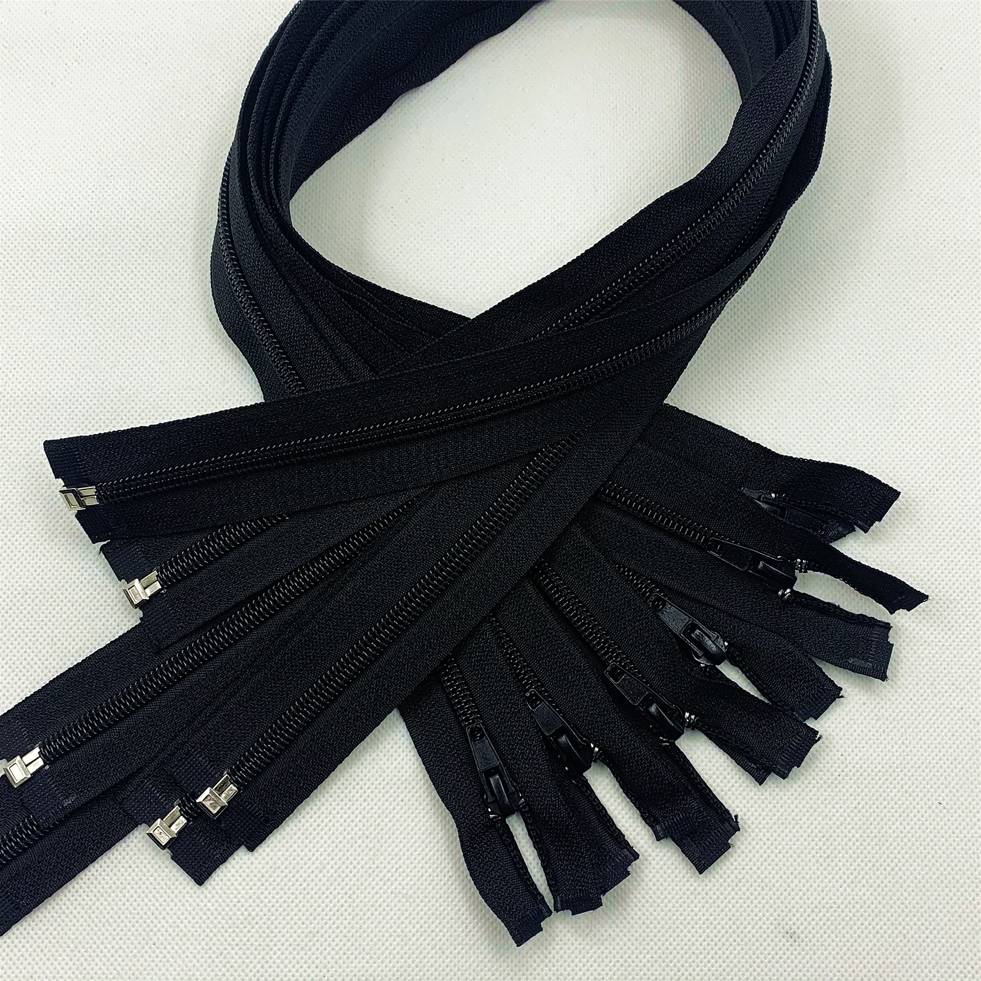 

5Pcs 5# 70Cm (27.5Inch) metal zipper separate nylon coil zipper nylon zippers