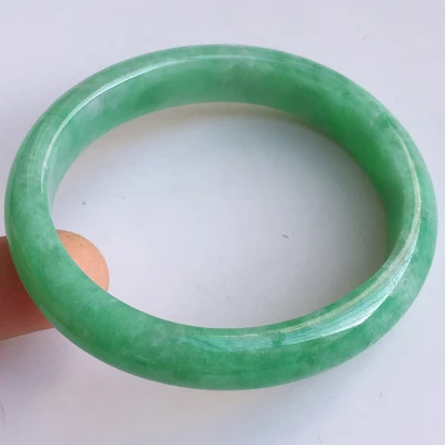 

Send Certificate Natural Myanmar Jade A-Class 54-62mm Green Bracelet Exquisite Princess Bracelet Send Mom and Girlfriend