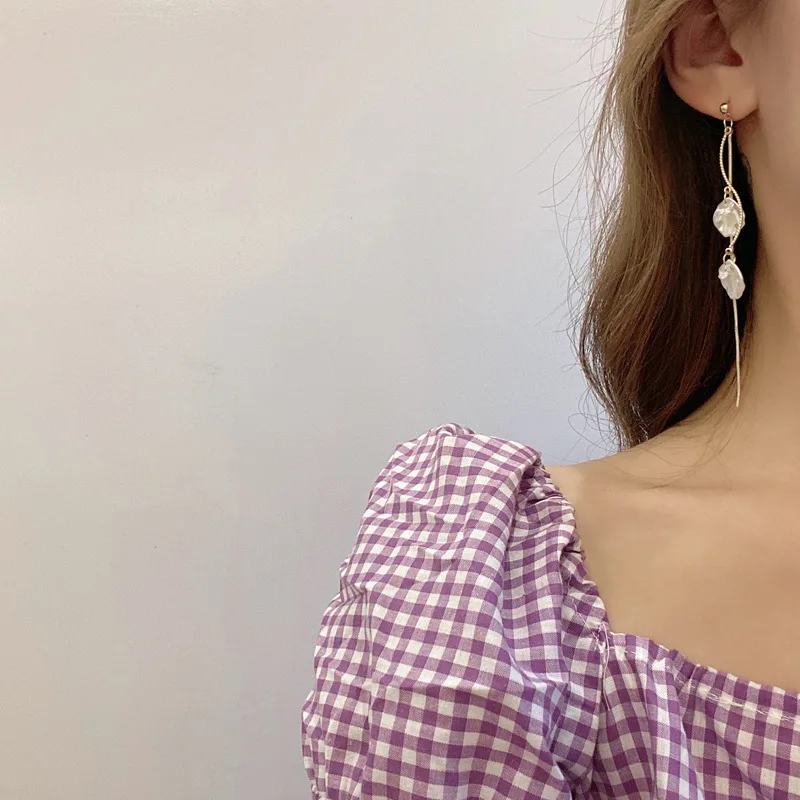 Korean Style Summer Resin Shell Long Clip on Earrings No Hole Simple Petals Shell Rhinestone Line Tassel Ear Clip on Earrings