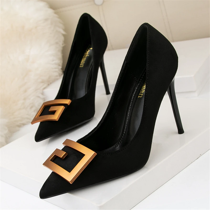 

Women Fashion Metal Decoration Shallow Shoes Stiletto Heels Ladies Office Pointed Black Etiquette Single Shoes Dress Pumps Woman