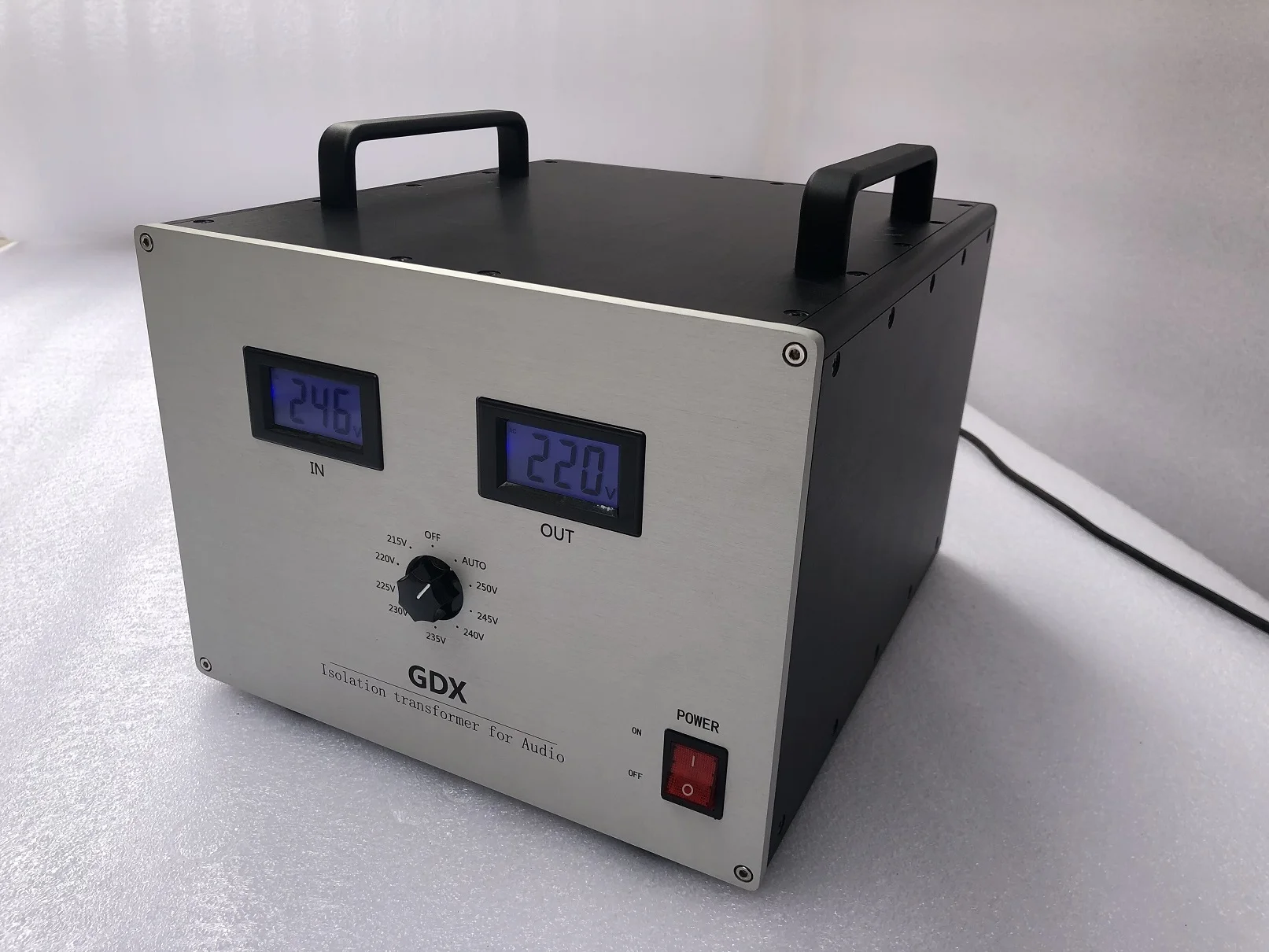 Latest  HIFI dedicated automatic voltage stabilization isolation cattle 3000W input 215V to 250V output 220V and 110V/100V