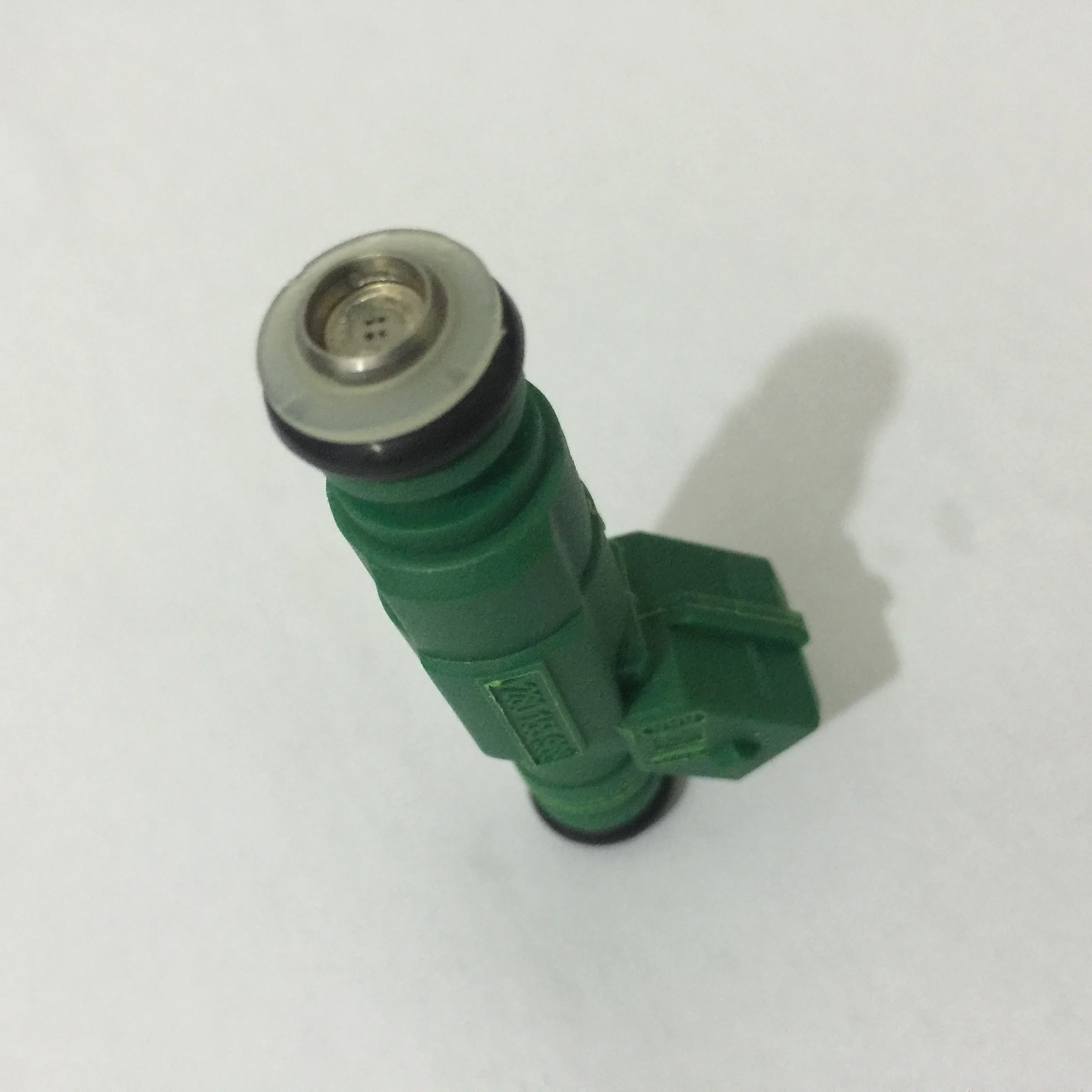 Test video have Top feed 42lbs fuel injector 0280155968 for volvo 9202100 high performance 0280 155 968 fuel injector