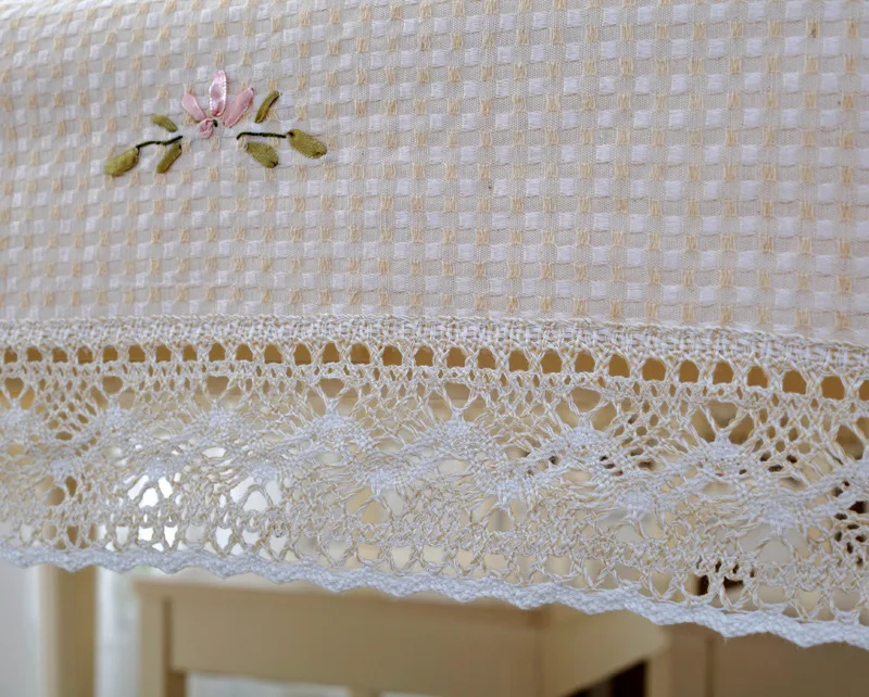 New Hot Sale Elegant Handmade Crochet Tablecloth Cover Ribbon Embroidery Crocheted Table Cloth Linen Overlay