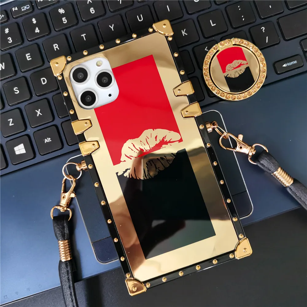 Capa luxuosa para lábios vermelhos com alça de cordão para iPhone, capa dourada com brilho, iPhone 16 Pro Max, 15 Pro, 14 Pro Max, 11, 12, 13 Pro Max, XR, 16 Plus