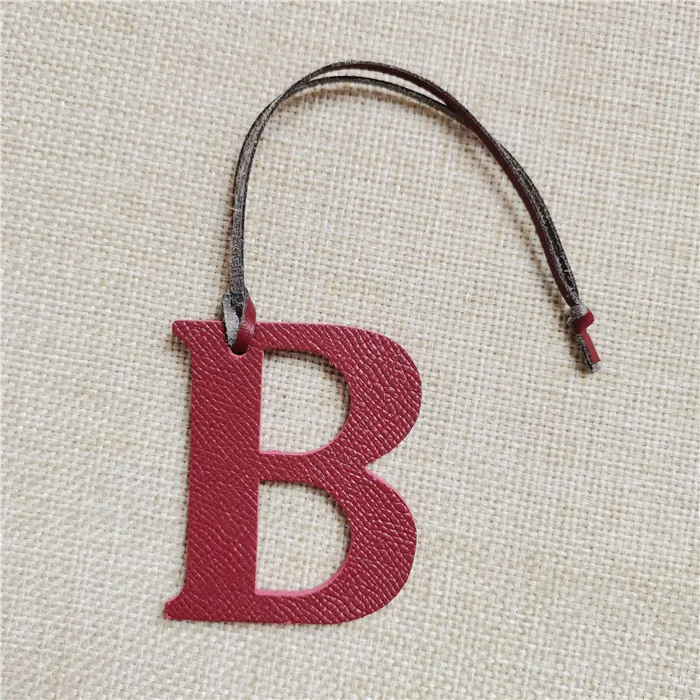 Colgante de cuero con letras en inglés para bolso, Charm B Character