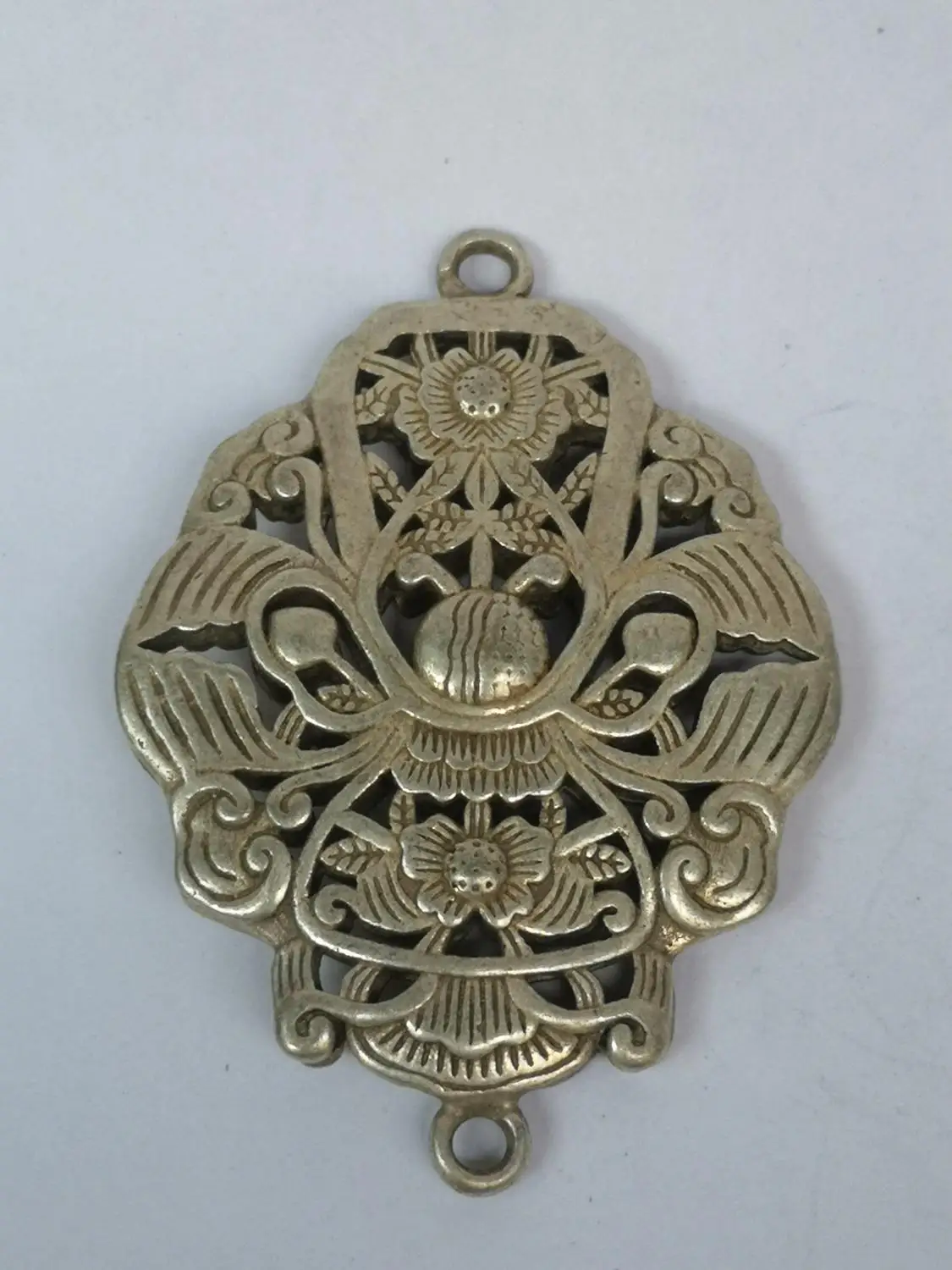 YIZHU CULTUER ART Collection Old China Tibet Silver Handmade Auspicious Flower Pendant Amulet Decoration Gift