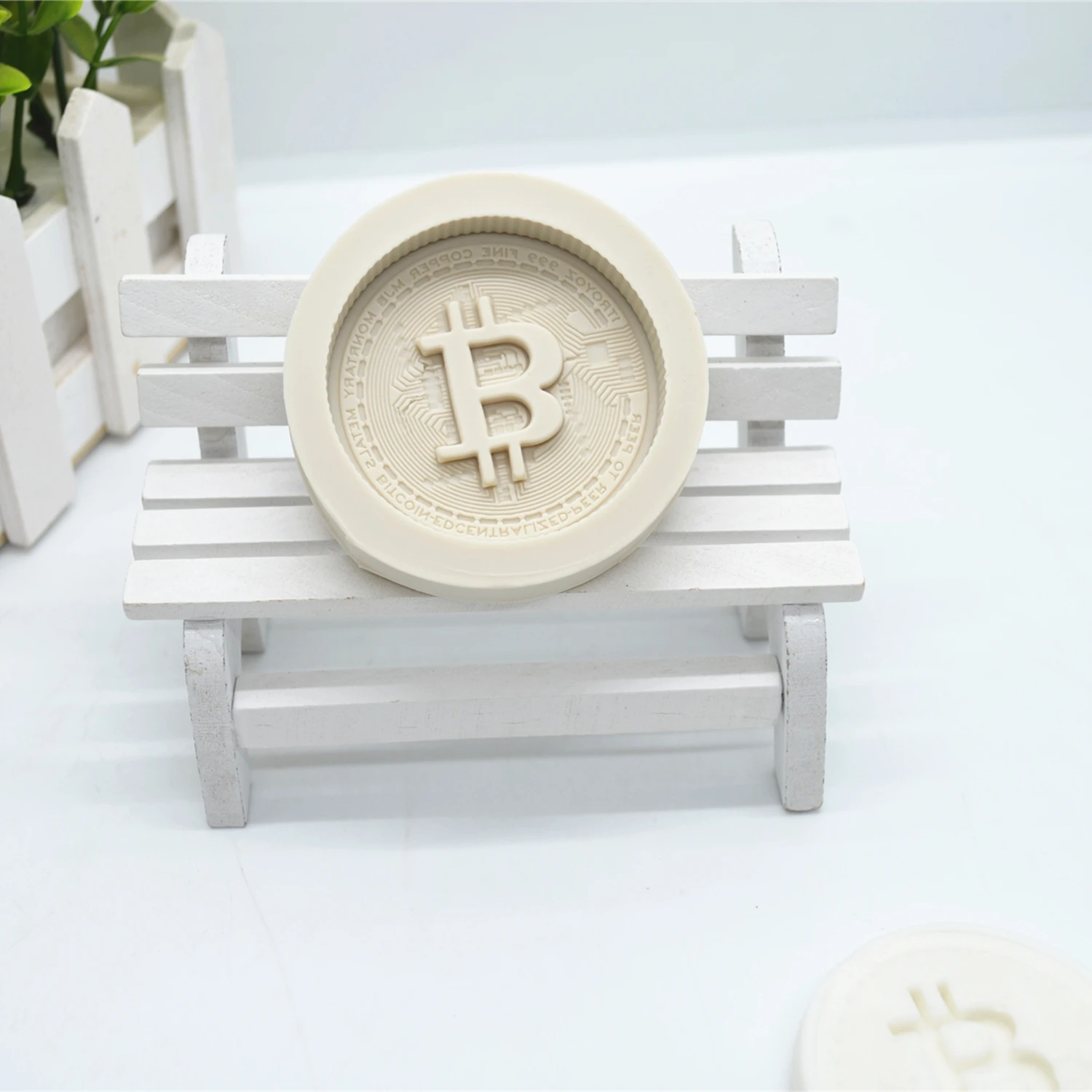 Bitcoin Fondant Resin Silicone Mold for DIY Pastry Cup Cake Dessert Plaster Lace Decoration Kitchen Tool Baking Mould