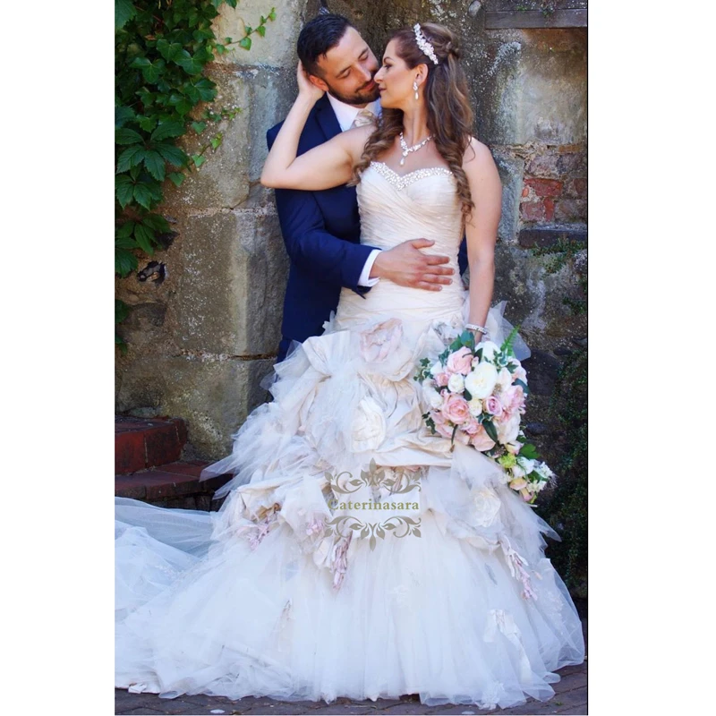 Vintage Ball Gown Princess Wedding Dresses 2025 Sweetheart Beaded Ruffled Long Bridal Gowns Long Train Tulle vestido de noiva