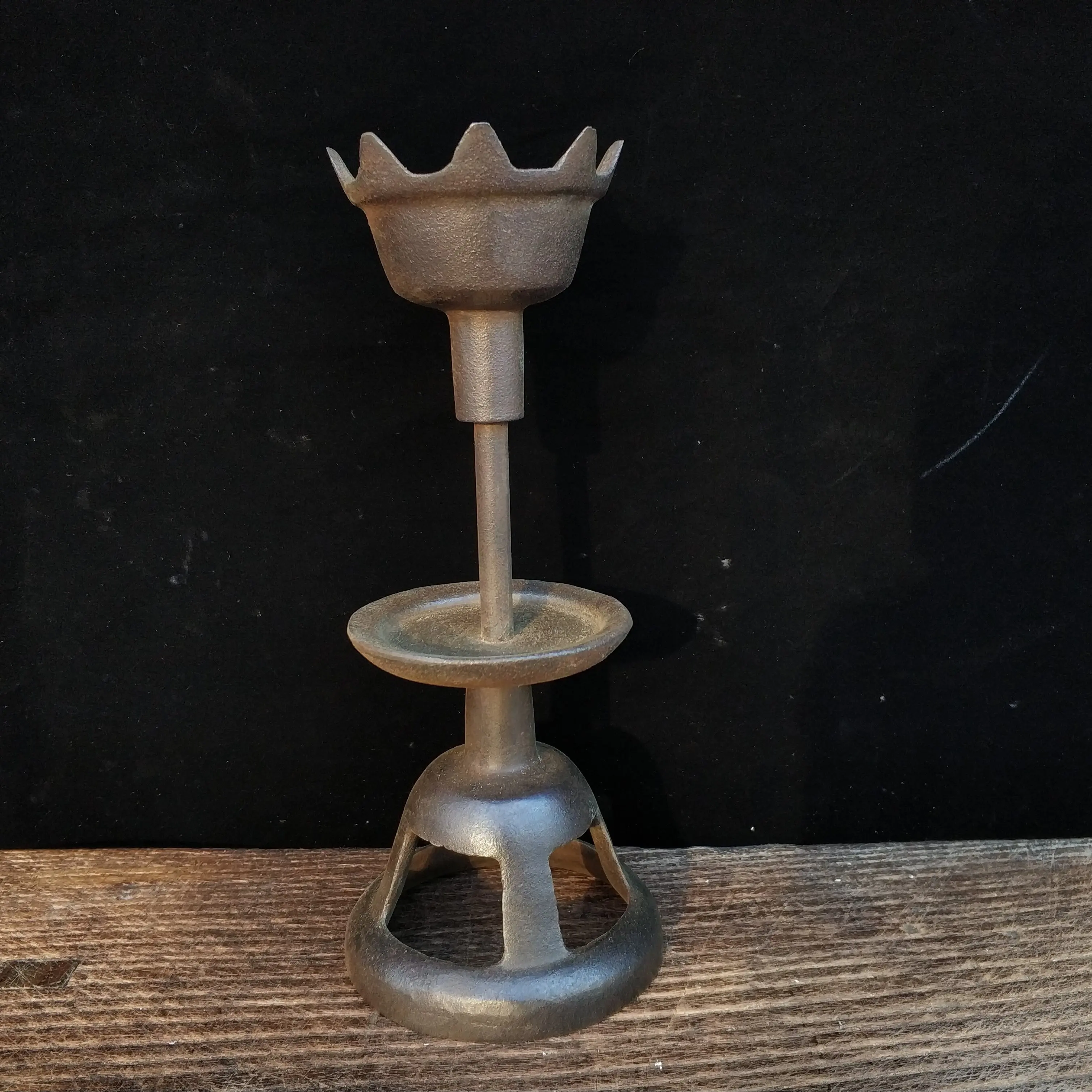Old Chinese imperial palace iron double-layer oil lamp with base