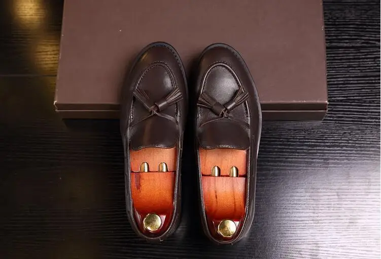 Drop Shipping 100% Genuine Leather Black Maroon Solid Color Fringe Front Slip On Loafers Man Shallow Round Toe Casual Shoes