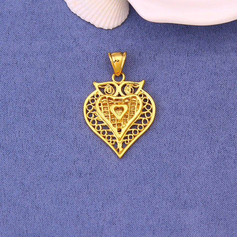 FS New Fashion Retro Style Ancient Gold Color Lovely Clown Magician People Charm Pendant Jewelry Accessories