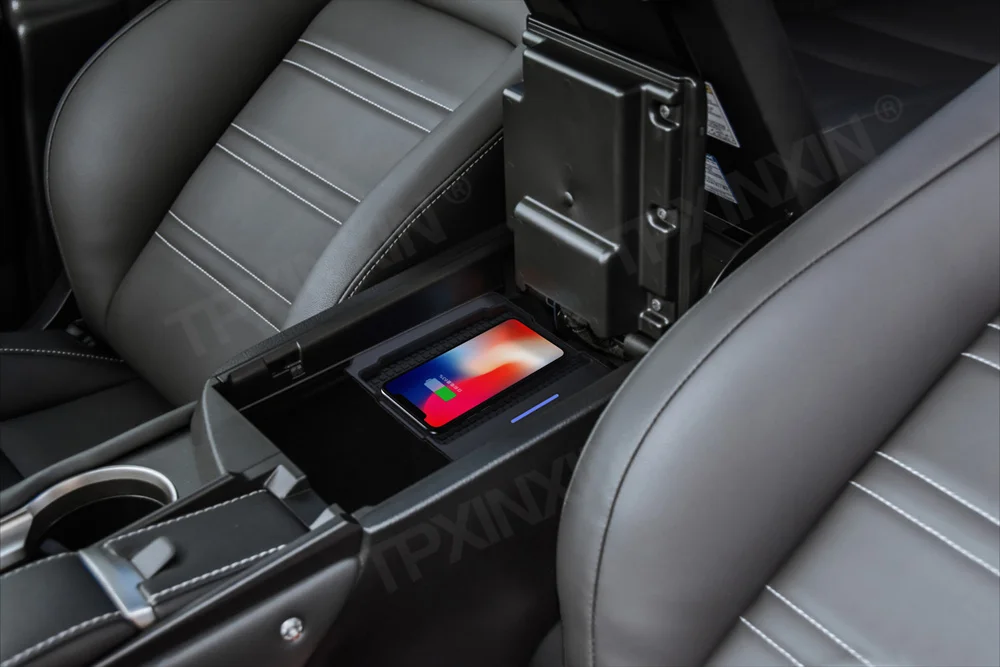 QI Car Wireless Charger For Lexus NX 2015 2016 2017 Intelligent Infrared Fast Wireless Charging Car Phone Holder For Iphone