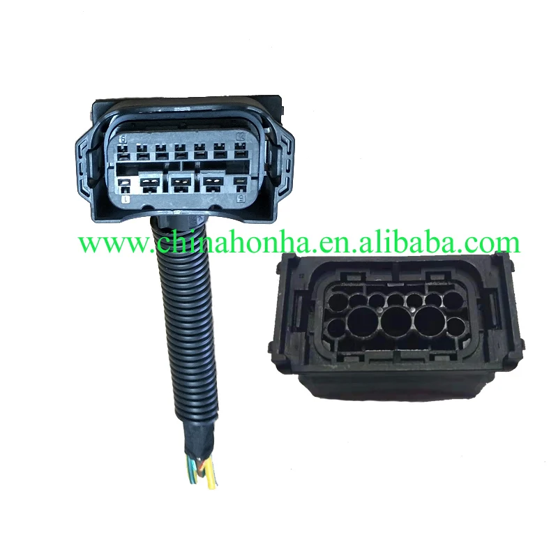 

12-pin connector Headlight plug 320318325 for X1 E90 E92 F18 523 520 525 530 headlight plug