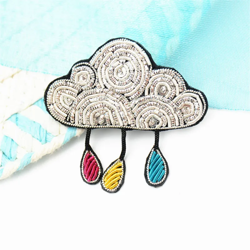 

Maxsin 1 Pc High Quality Handmade Embroidered Indian-Silk Colored Clouds Brooch Garment Accessories Pin Decorative Patch DIY