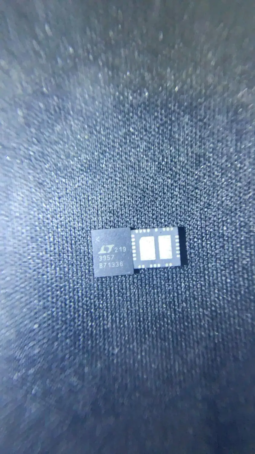 5 قطعة/الوحدة LT3957 LT3957EUHE LT3957EUHE # PBF QFN36 100% جديد الأصلي شحن مجاني