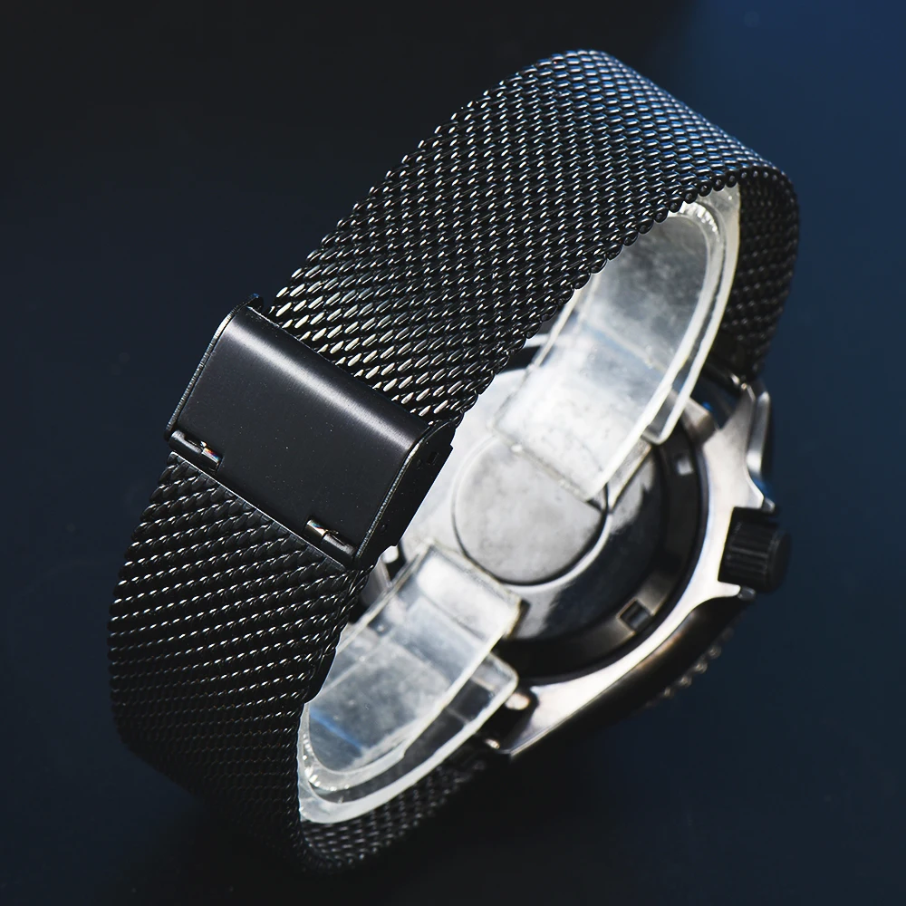 PARNSRPE Diver Men\'s Watch green Dial Sapphire Glass  NH35 Movement  Date Indicator Rubber Strap