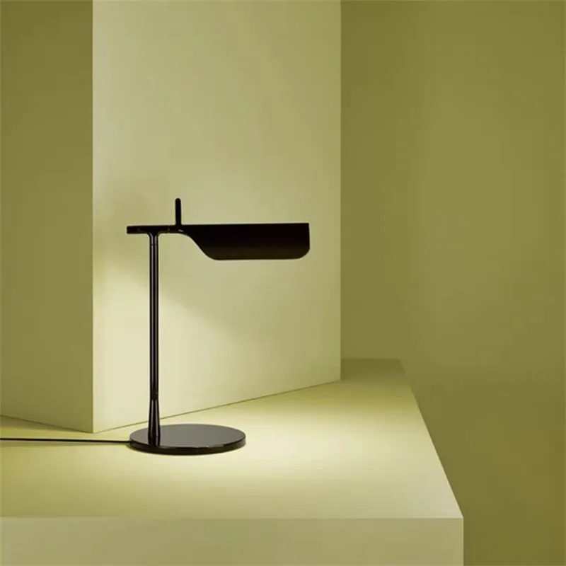 Nordic Geometric Table Lamp Simple Designer Metal Desk Light Classic Model Room Study Led Table Lights Bedside Lighting Fixtures