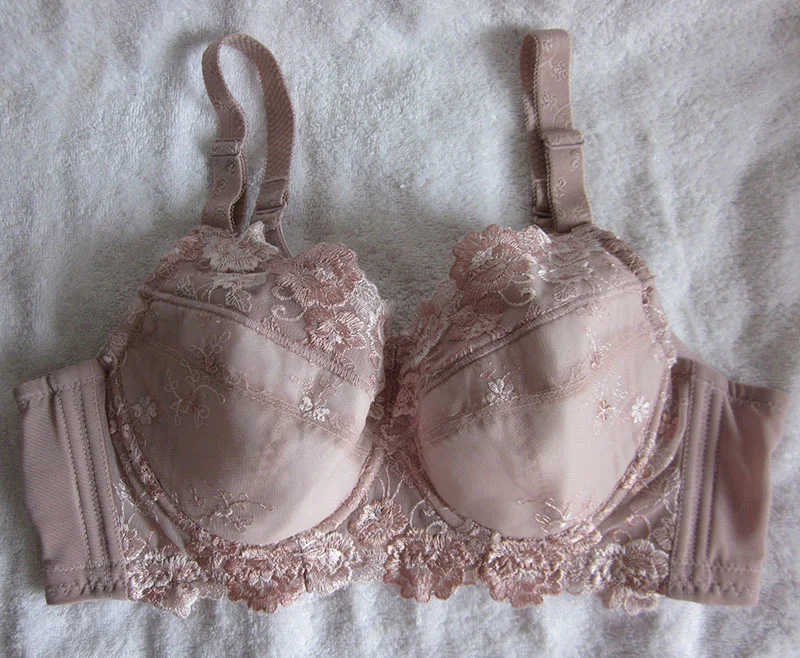 

Women Underwear Embroidery Bras Fashion Style B C D E F G H Cups Push Up Lace Sexy Lingerie Female Bra Intimates 34 36 38 40 42