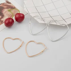 Big Heart Women's Hoop Earrings Metal Buckle Exaggerated Loop Earrings Punk Fashion Female Ear Jewelry new in aretes de mujer