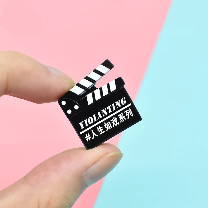 

20pcs New Hot Sell Resin Accessories Miniature Movie Clapper Board Simulation Scene Toys Ornaments Brooch Decoration Materials