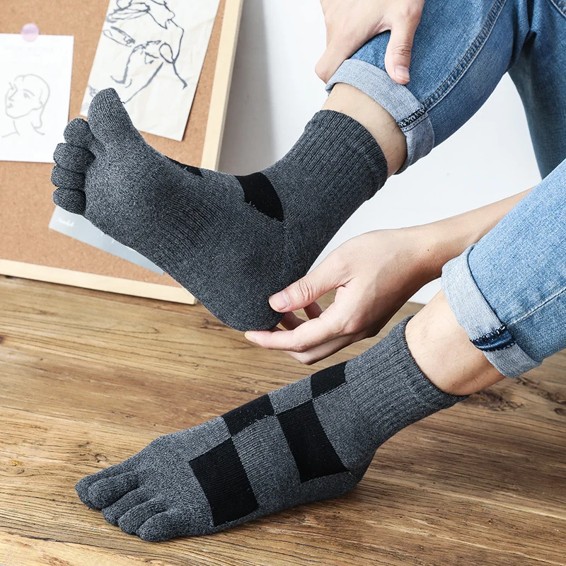 

Autumn And Winter New Men Five Finger Socks Split Toe Socks Middle Tube Lattice Business Socks Thumb Cotton