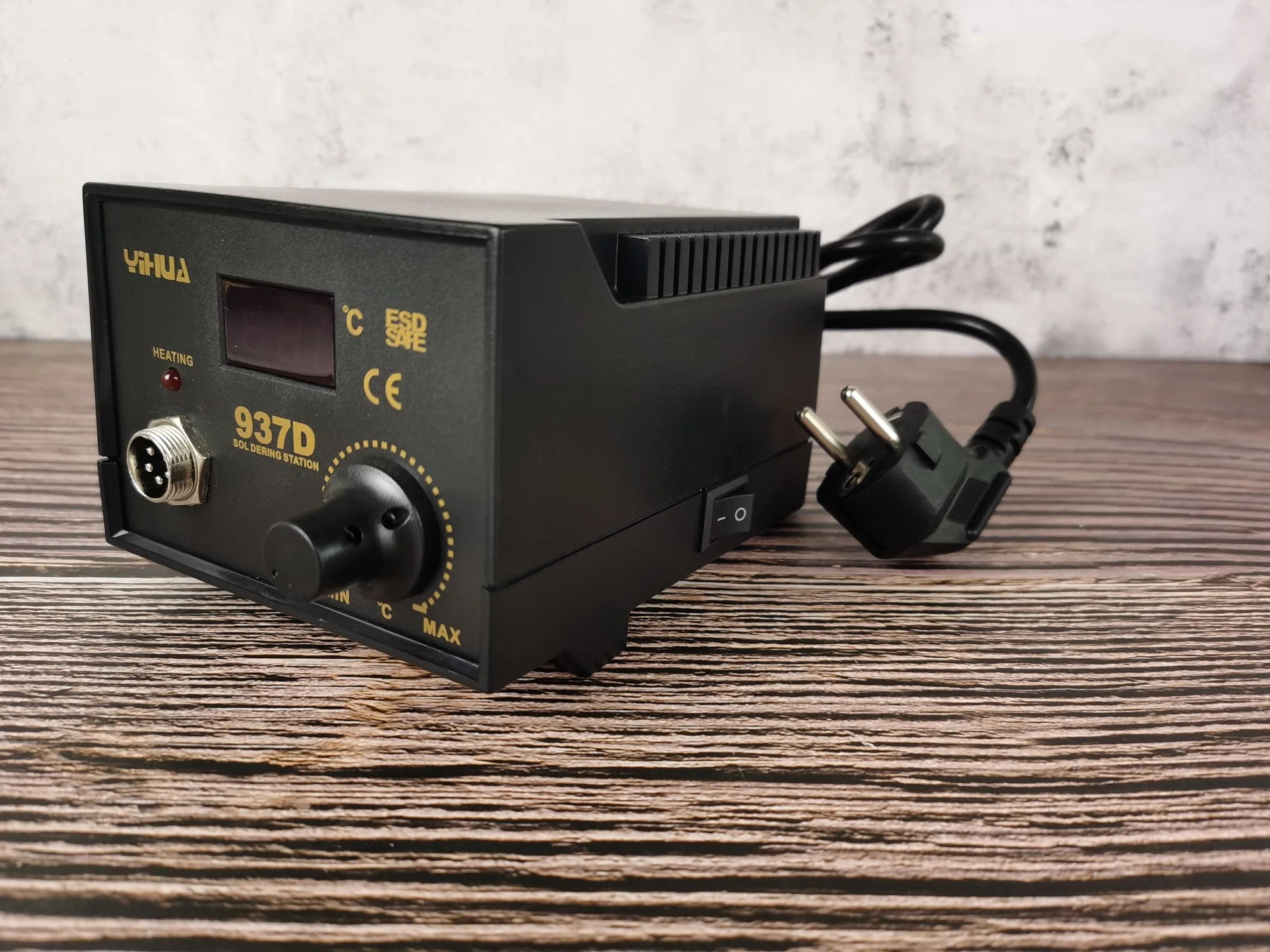 YIHUA 937D spot welder machine Digital LED display soldering station 110V/220V