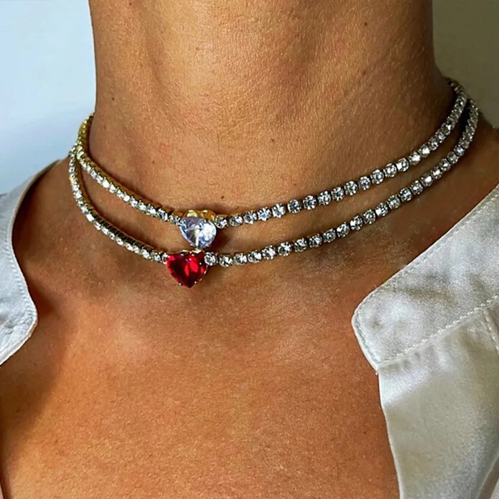 

Exquisite Crystal Red Green Love Heart Short Collar Choker Statement Necklace for Women Luxury Rhinestone Clavicle Chain Choker